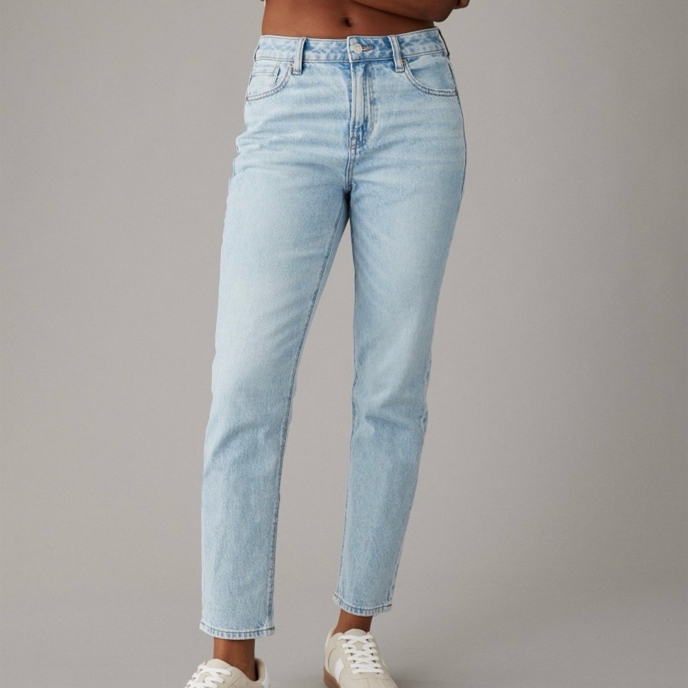NWT! AE Strigid Mom Jean in Blue Breeze - Sz 10 Regular